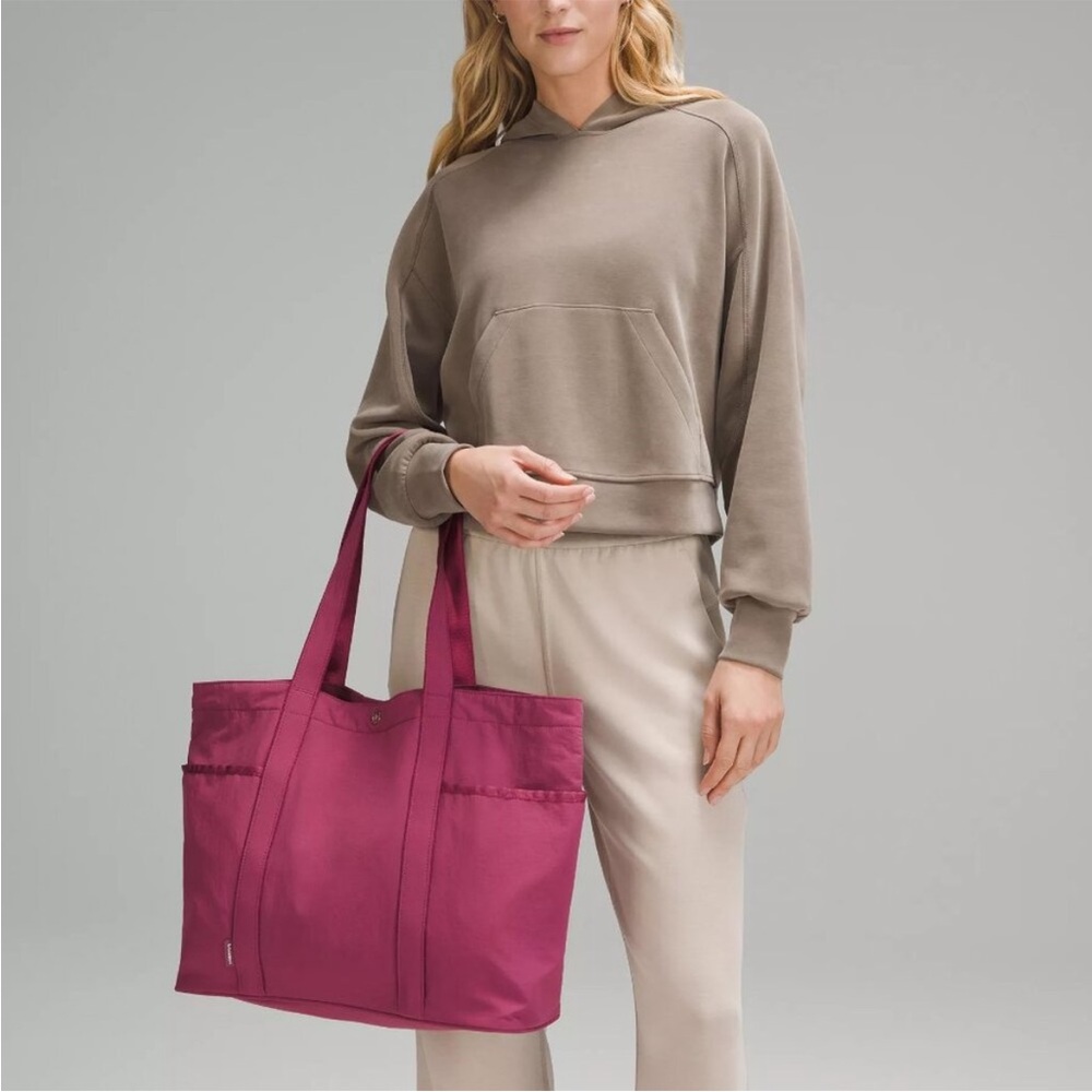Lululemon Daily Multi Tote